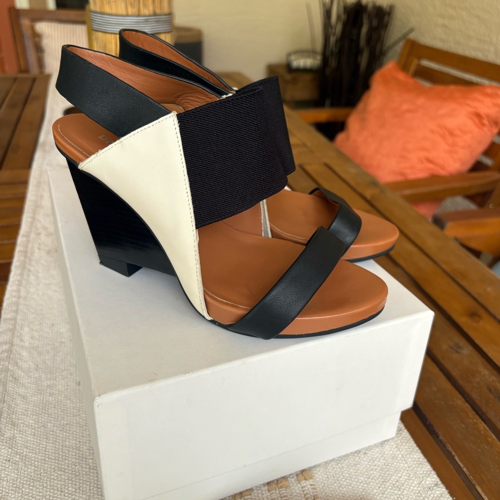United Nude limited edition Black and White Wedge  leather sandals, Size 36.